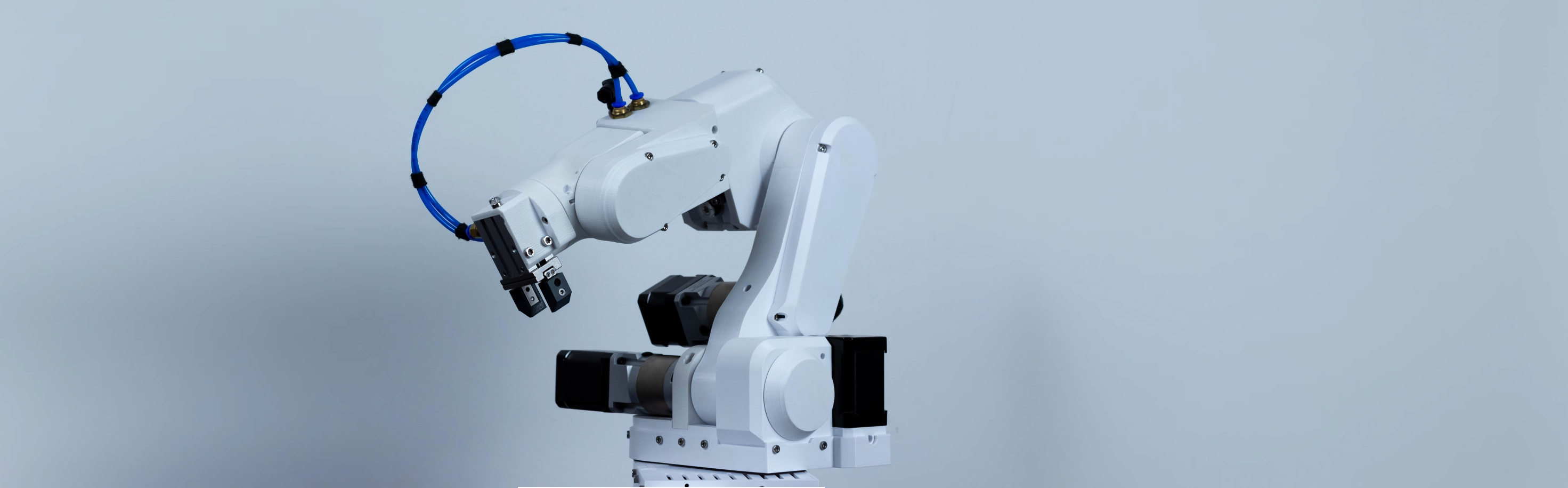 demo-picture-of-PAROL6-Desktop-robot-arm